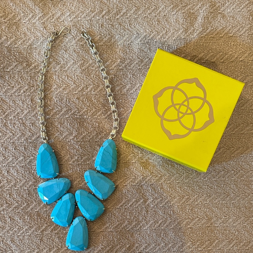 Elegant Blue Statement Necklace